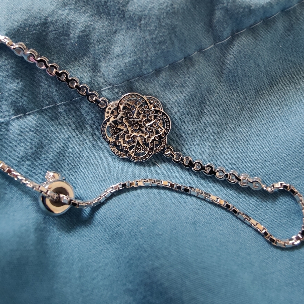 New Bella Luce rhodium over sterling white diamond simulant adjustable bracelet - Picture 5 of 8